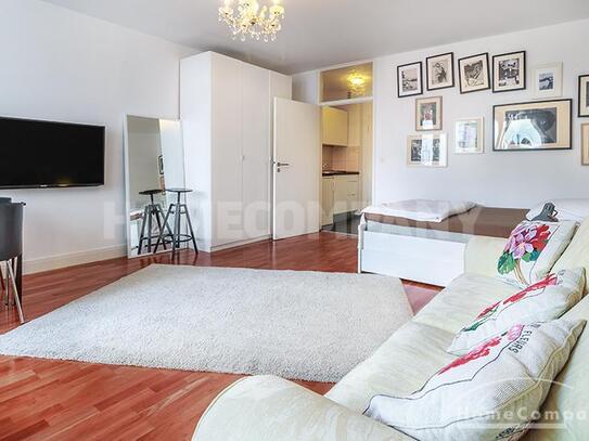 Sehr helles, neu renoviertes und möbliertes 1-Zimmer-Apartment in München-Maxvorstadt