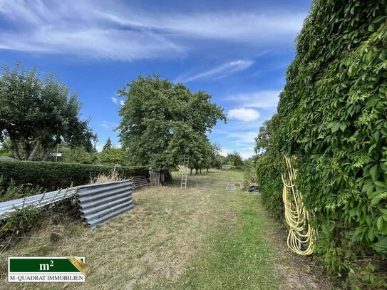 Ca. 4400 m² großes Grundstück in Borna/ Neukirchen, mitten im Leipziger Neuseenland.