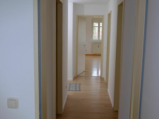 *101*ETW*2 ZKB*GWC*renoviert*ca. 69m² Wfl*Balkon*Tiefgaragenplatz*Haar