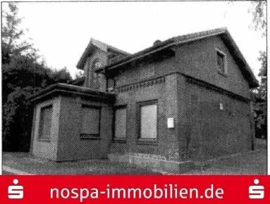 Im Rahmen der Zwangsversteigerung! Einfamilienhaus mit Garage und zusätzlichem Grundstück