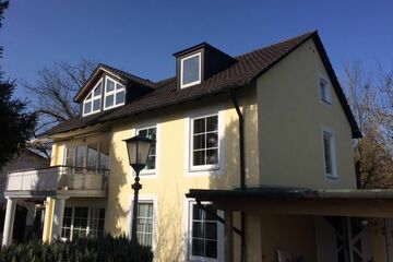 Wunderschöne neu renovierte Wohnung mit großem Balkon in sehr ruhiger Lage in 82031 Grünwald