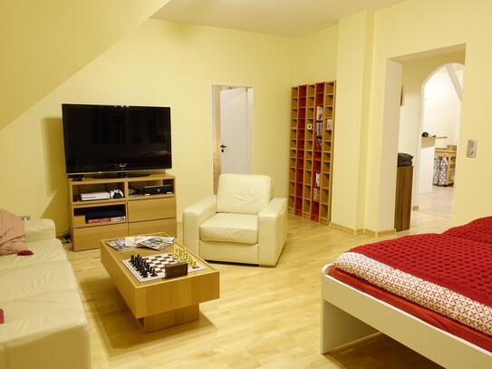 Stilvolle 3,5-Zimmer-Maisonette-Wohnung mit gehobener Innenausstattung in Düsseldorf