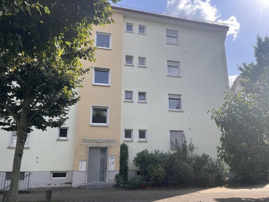 Großzügige 3-Zimmer-Wohnung mit Balkon in zentraler Lage – 2001 kernsaniert und sofort bezugsfrei