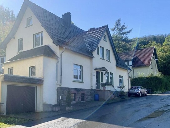 Modernisiertes Zweifamilienhaus – Ideal als Mehrgenerationenhaus oder Kapitalanlage bei Lüdenscheid