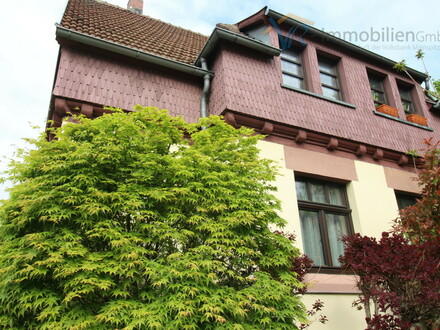 Siedlungshaus im Stil einer Doppelhaushälfte in Gustavsburg (Denkmalschutz)