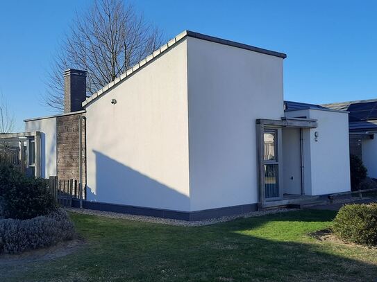 Schönes Ferienhaus in einem Park nahe der Nordsee zu verkaufen