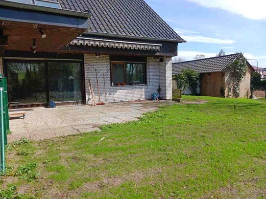 Grosses Wohnhaus mit grossem Garten und Option auf angrenzendes Bauland in bester Lage in Gifhorn