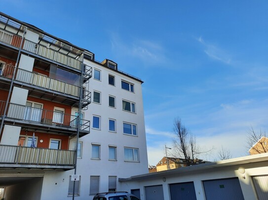 Erbpacht - Vermietete 3-Zi Passauerstr.61, West-Balkon, Garage