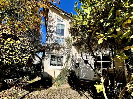 Idyllisches Einfamilienhaus mit großem Garten und viel Potential