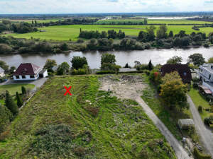 Das beste Grundstück im Bremer Umland!
Mit 180°-Blick auf die Weser und die Wesermarsch.