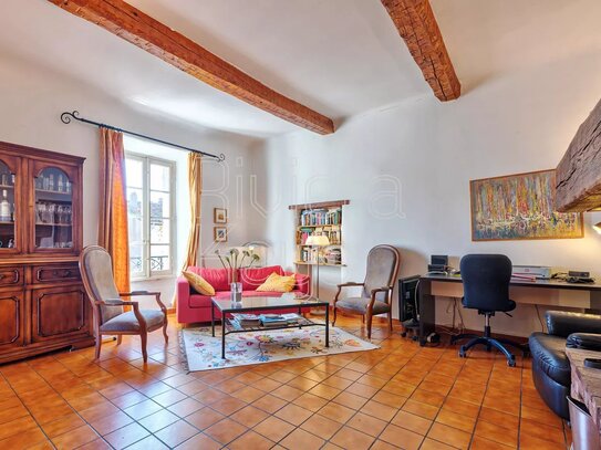 ROQUEBRUNE-SUR-ARGENS - 5-Zimmer-Wohnung im Herzen des mittelalterlichen Dorfes