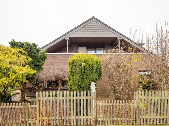 *Preisreduzierung zu Weihnachten!*
Gepflegte Erdgeschosswohnung mit Garten und Carport