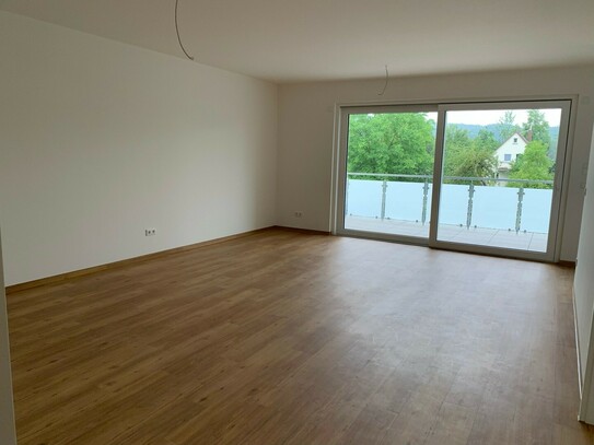 Erstbezug! Ansprechende 4,5-Zimmer-Wohnung mit gehobener Innenausstattung mit Balkon in Lauchheim
