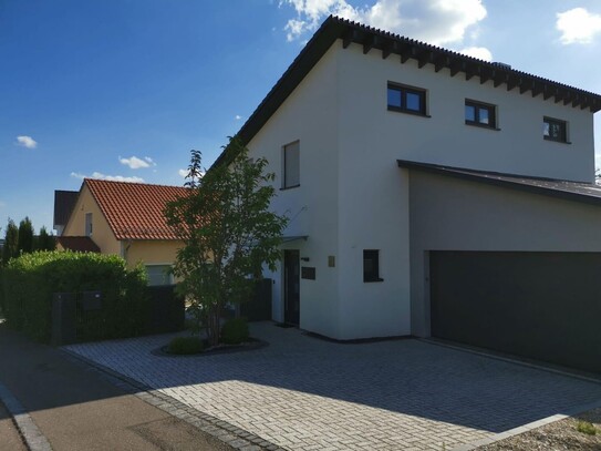 Platz für die ganze Familie – Ihr neues Zuhause mit XXL-Terrasse & Doppelgarage! In bester Lage!