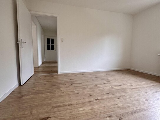 Erstbezug nach Sanierung mit Balkon: Schöne 4-Zimmer-Wohnung in Backnang