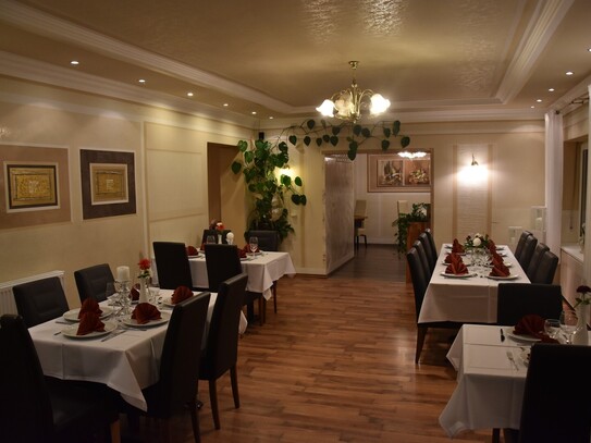 Etabliertes Restaurant mit großer Wohnung und Ferienhaus 1203m²