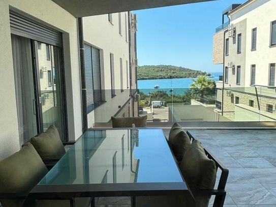 ISTRIEN, MEDULIN - Luxusapartment in erster Reihe zum Meer mit Terrasse und Pool!