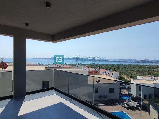 VODICE, Neubau, schöne Villa auf einem Hügel mit offenem Meerblick, Schwimmbad, Garage, Sauna