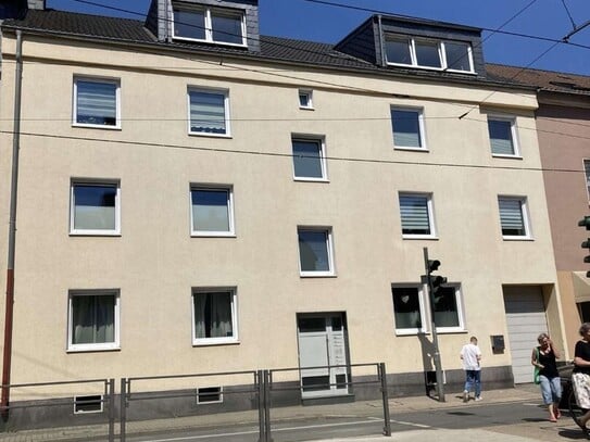 3,5 Zi. Etagenwohnung modernisiert mit Balkon und EBK