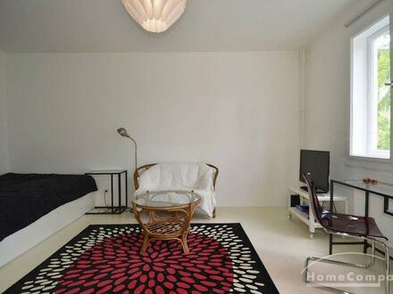 Sonnige Ein-Zimmer-Wohnung mit Balkon in Tempelhof, möbliert