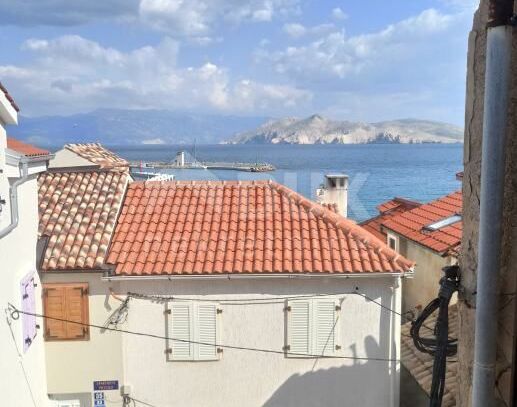 INSEL KRK, BAŠKA - Zweistöckige Wohnung in der Nähe des Meeres