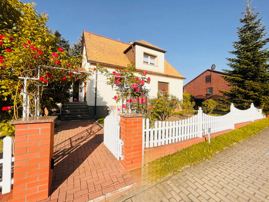 Idyll-GST mit EFH & ELW inkl. Bungalow. mit Wohnrecht – Garage, Garten - 1,3 km zum Bhf - Zehdenick