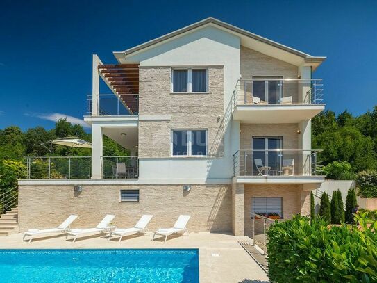 OPATIJA – wunderschöne Villa mit Pool zur Langzeitmiete, Panoramablick auf das Meer und umgeben von viel Grün