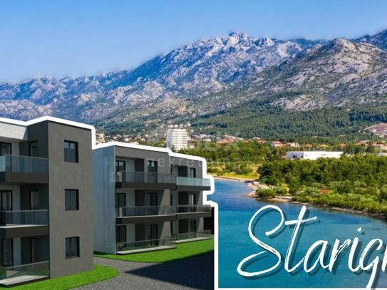 STARIGRAD, ZADAR – Gelegenheit! Neu gebaute Wohnung 200 m vom Meer entfernt