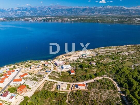 ZADAR, NOVIGRAD - Baugrundstück 150 m vom Meer entfernt