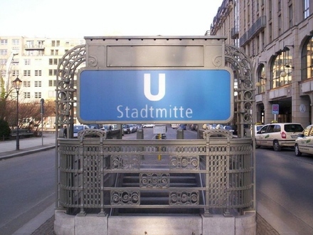 Vacant - Berlin-Mitte-Friedrichstraße-Gendarmenmarkt - no commission