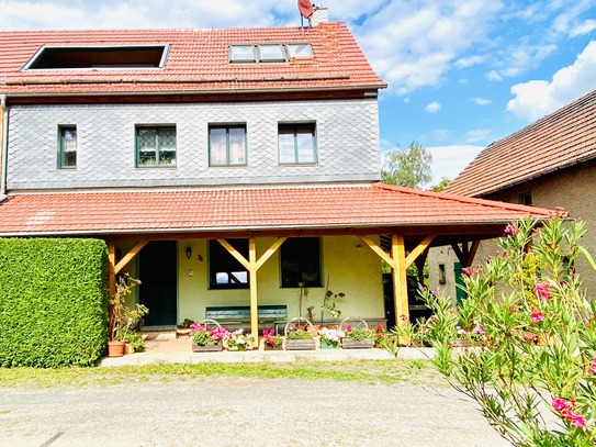 Top gepflegte Doppelhaushälfte in Altenburg mit Loggia zu verkaufen