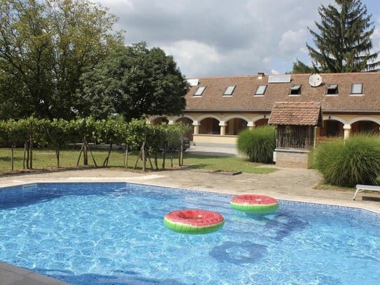 Großzügiges Wohn-Ferienhaus mit Pool, Reiterhof-Vermietung