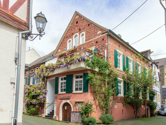 Großzügiges Patrizierhaus mit besonderem Charme und Geschichte für Individualisten in Ürzig/Mosel