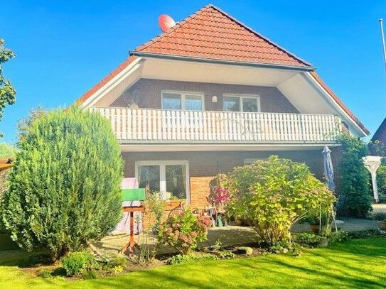 Loggia oder Balkon? Sie haben die Wahl - Zweifamilienhaus mit Doppelgarage und XXL-Carport