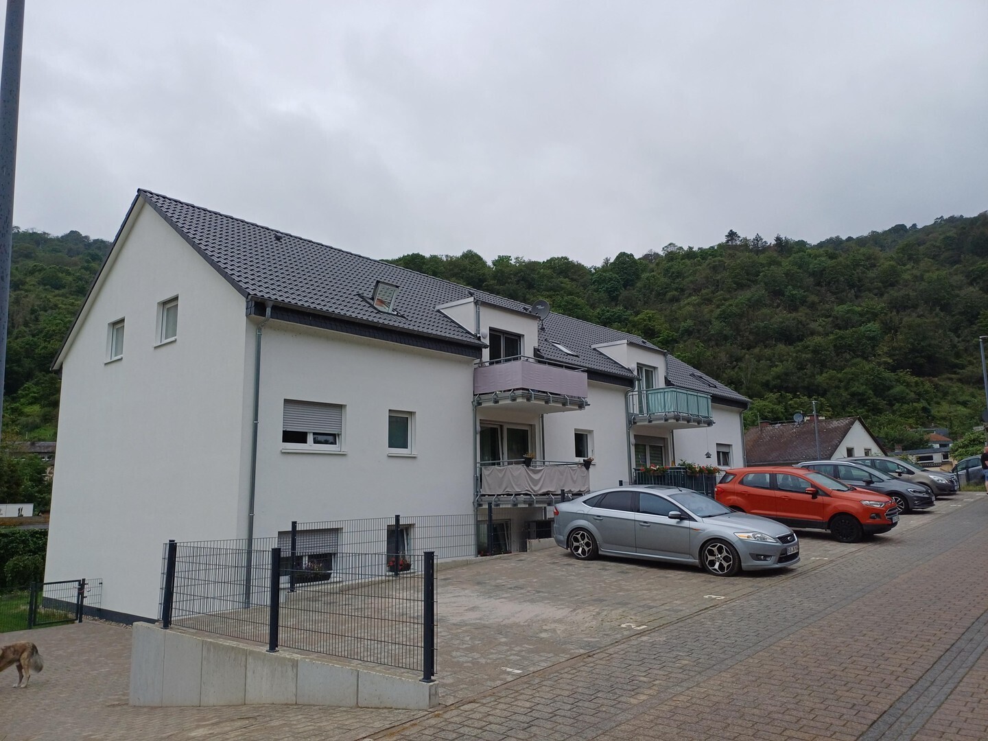                                                               4 Zimmerwohnung mit zwei Balkonen und 2 Stellpl&auml;tzen, frei ab 01.10.2026                                                       in Lorch (Rheingau-Taunus-Kreis)