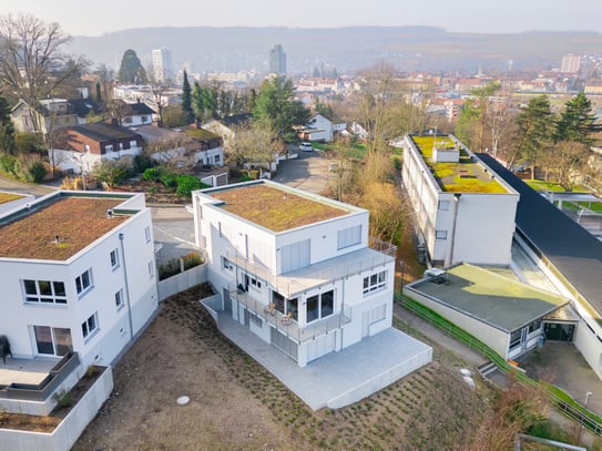 Moderne Erdgeschosswohnung mit großzügiger Terrasse und Ausblick auf das Wiesental