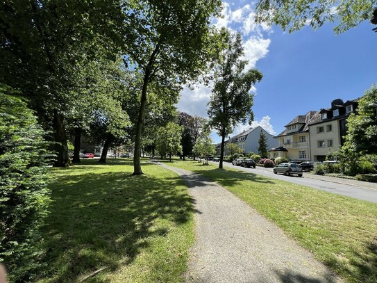 Frisch renoviert: Schicke Wohnung in bester Grünlage - Hohenzollernstr, ideal für 1 bis 2 Personen