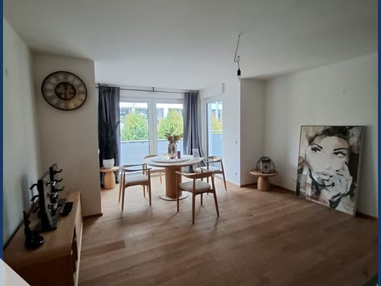 Wohnen mit Stil: Helle 4-Zimmer-Wohnung für höchste Ansprüche