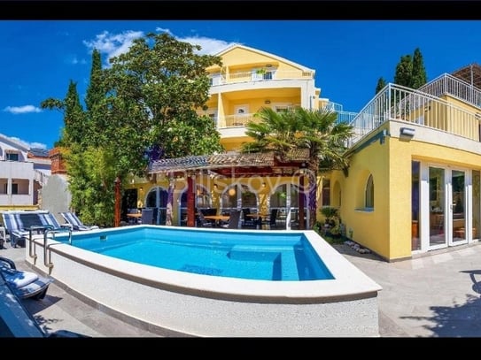 Verkauf, Cavtat, Villa mit 14 Wohnungen und Swimmingpool