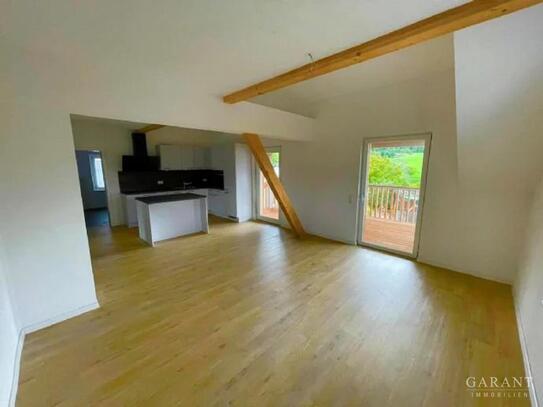 Schmuckstück - Obergeschoss-Wohnung für Sie neu renoviert - modern und naturnah leben!