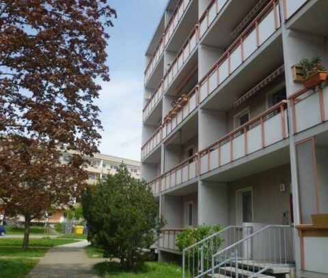 Schön hell, offen & modern - mit Einbauküche!