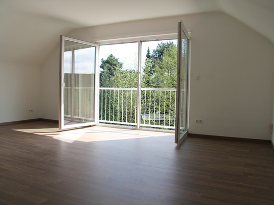 Gemütliche gepfl. 2-Zimmer-DG-Whg. EBK franz. Balkon 33330 Gütersloh, Nähe Mohns Park