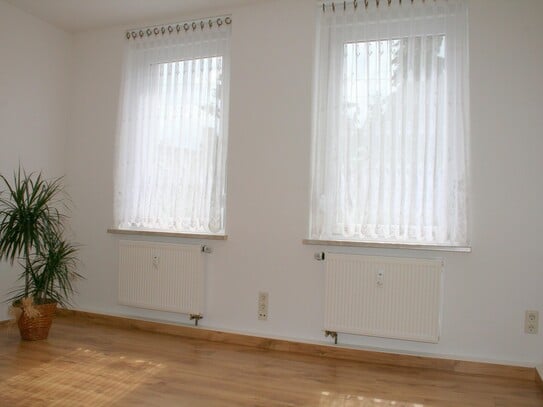 Neu sanierte 2-Raumwohnung incl. Pkw-Stellplatz