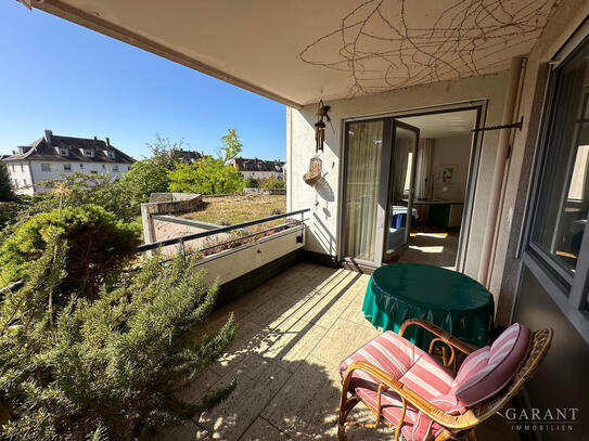 Helle 3 1/2 Zimmer-Wohnung mit schönem Balkon in zentraler Toplage von Stuttgart-Degerloch