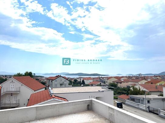 VODICE, Neubau, Luxushaus mit Dachterrasse, Meerblick, S2