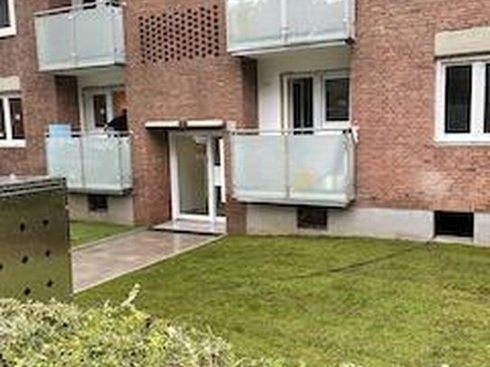 Helle 3-Zimmer-Wohnung mit 2 Balkonen im sanierten 8-Parteien-Haus