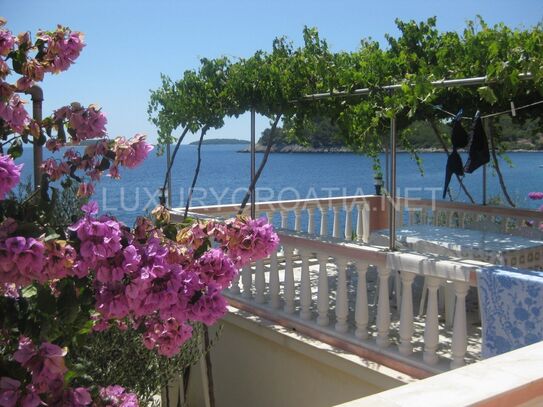 Kroatien Insel Korcula Villa am Wasser zu verkaufen