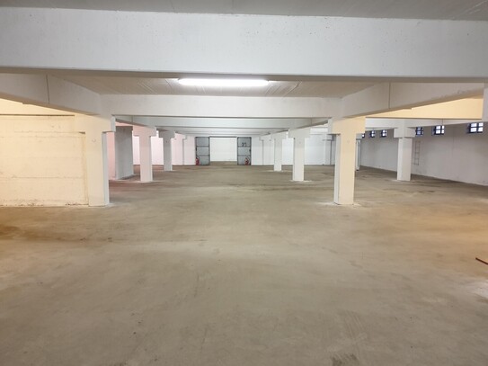 Tiefgaragenfläche 220 m² +Lagerraum 100m² zur vielseitigen Nutzung