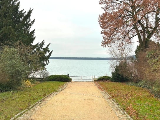 TRAUMHAFTE RUHIG GELEGENE REMISE IM HERZEN VON FRIEDRICHSHAGEN (Erstbezug nach Modernisierung)