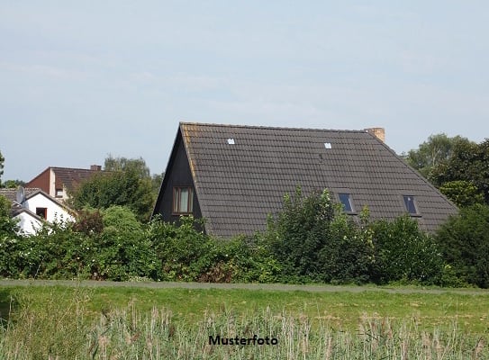 Einfamilienhaus mit Garage und Carport - provisionsfrei